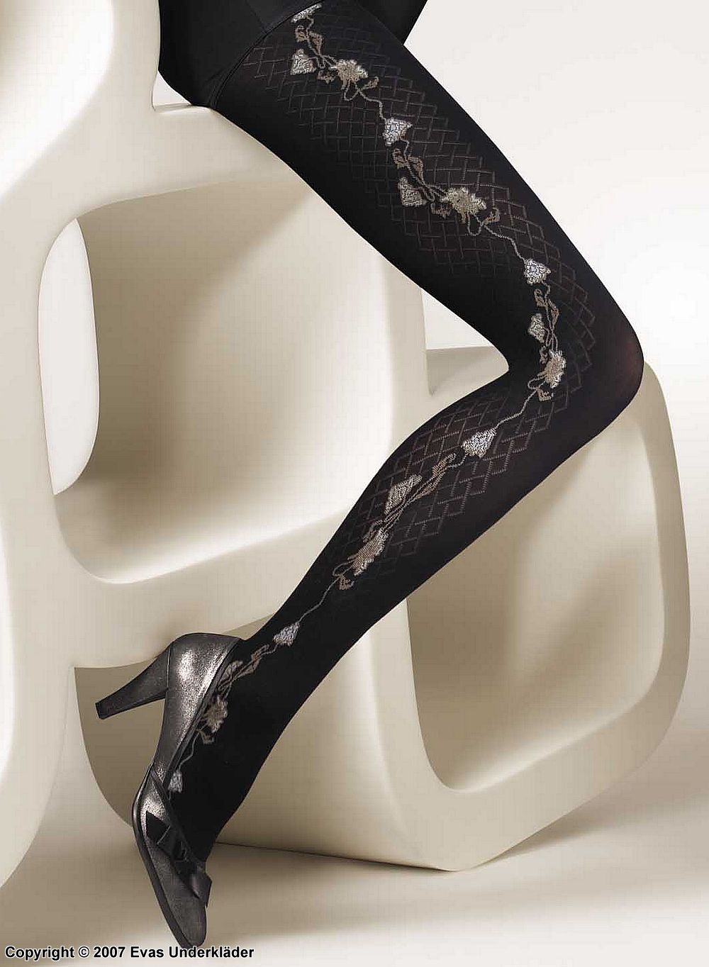 Tights with net and floral pattern